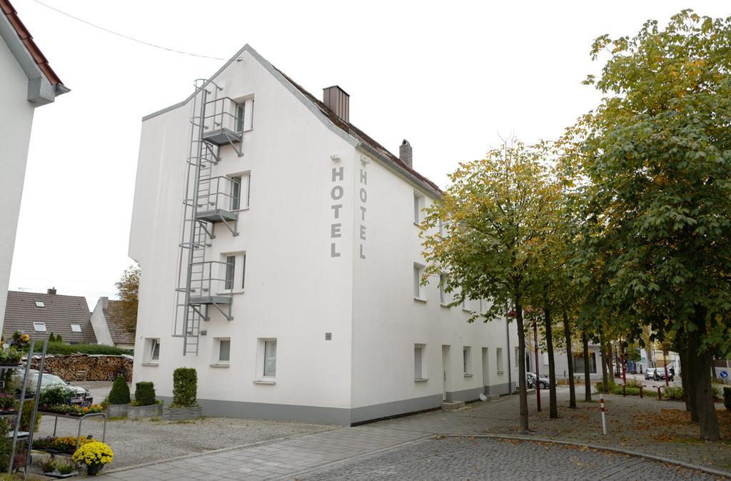 Hotel Stern Gersthofen Buitenkant foto